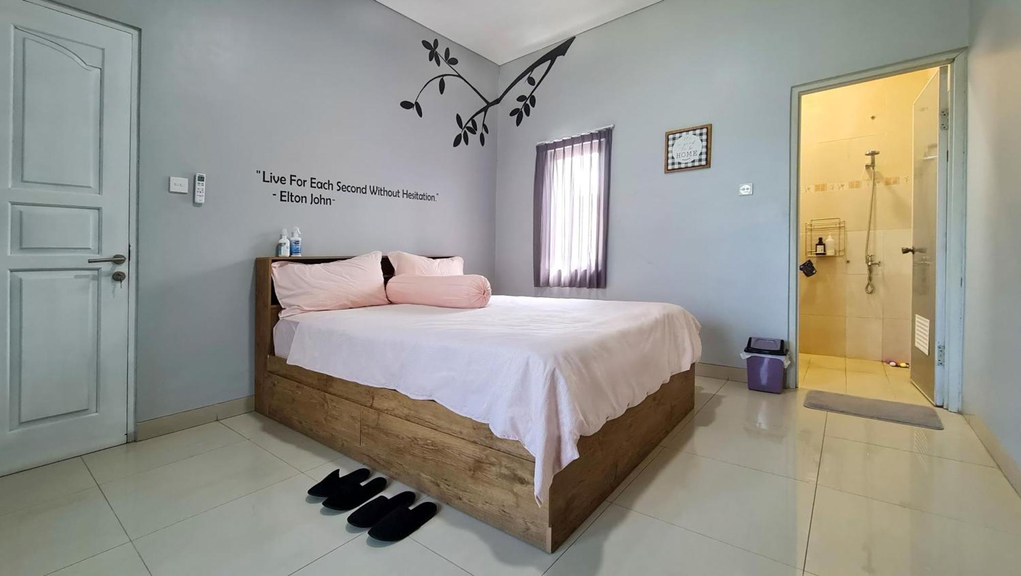 Villa Palm Springs By Reqhome Ciater Hilir エクステリア 写真