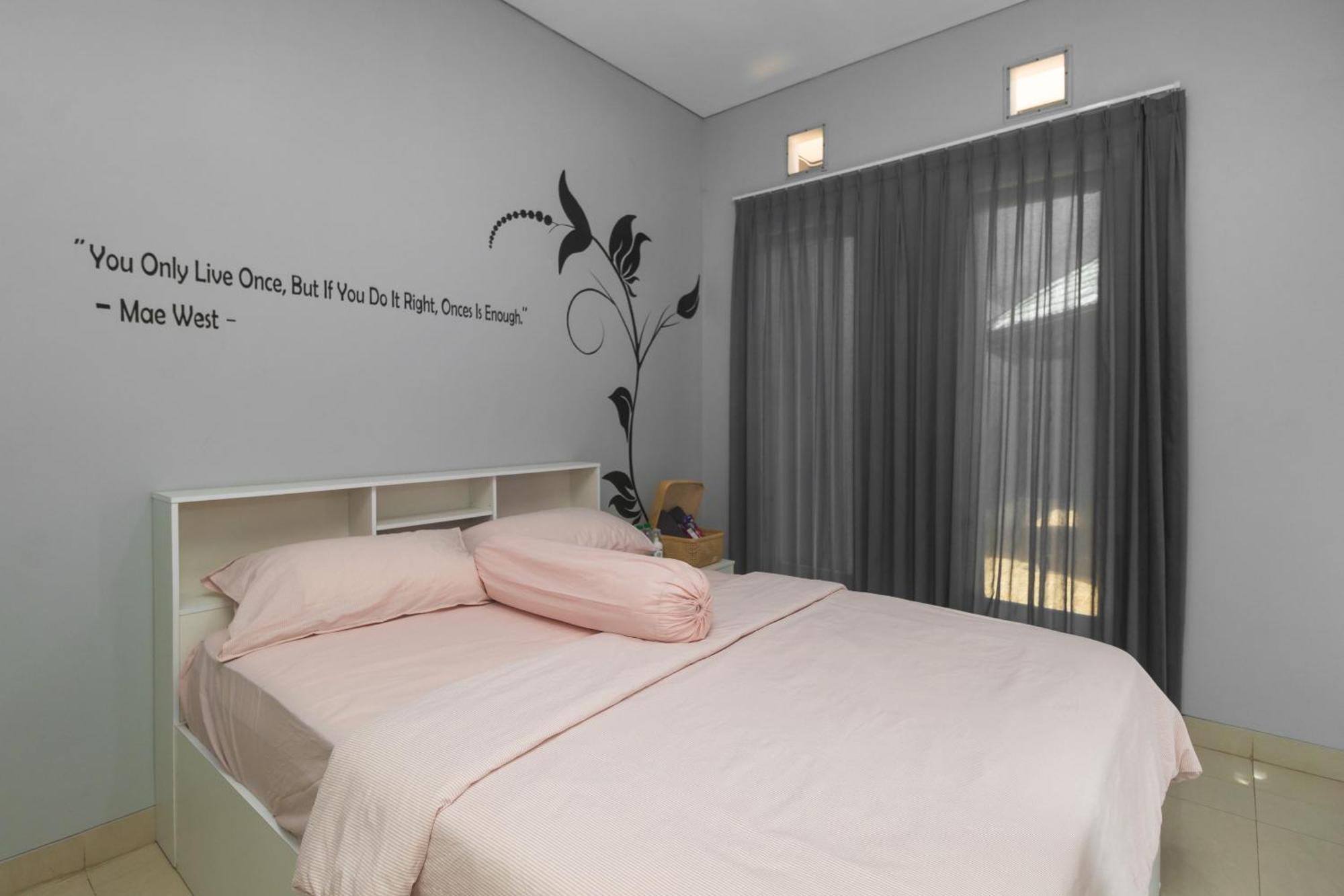 Villa Palm Springs By Reqhome Ciater Hilir エクステリア 写真