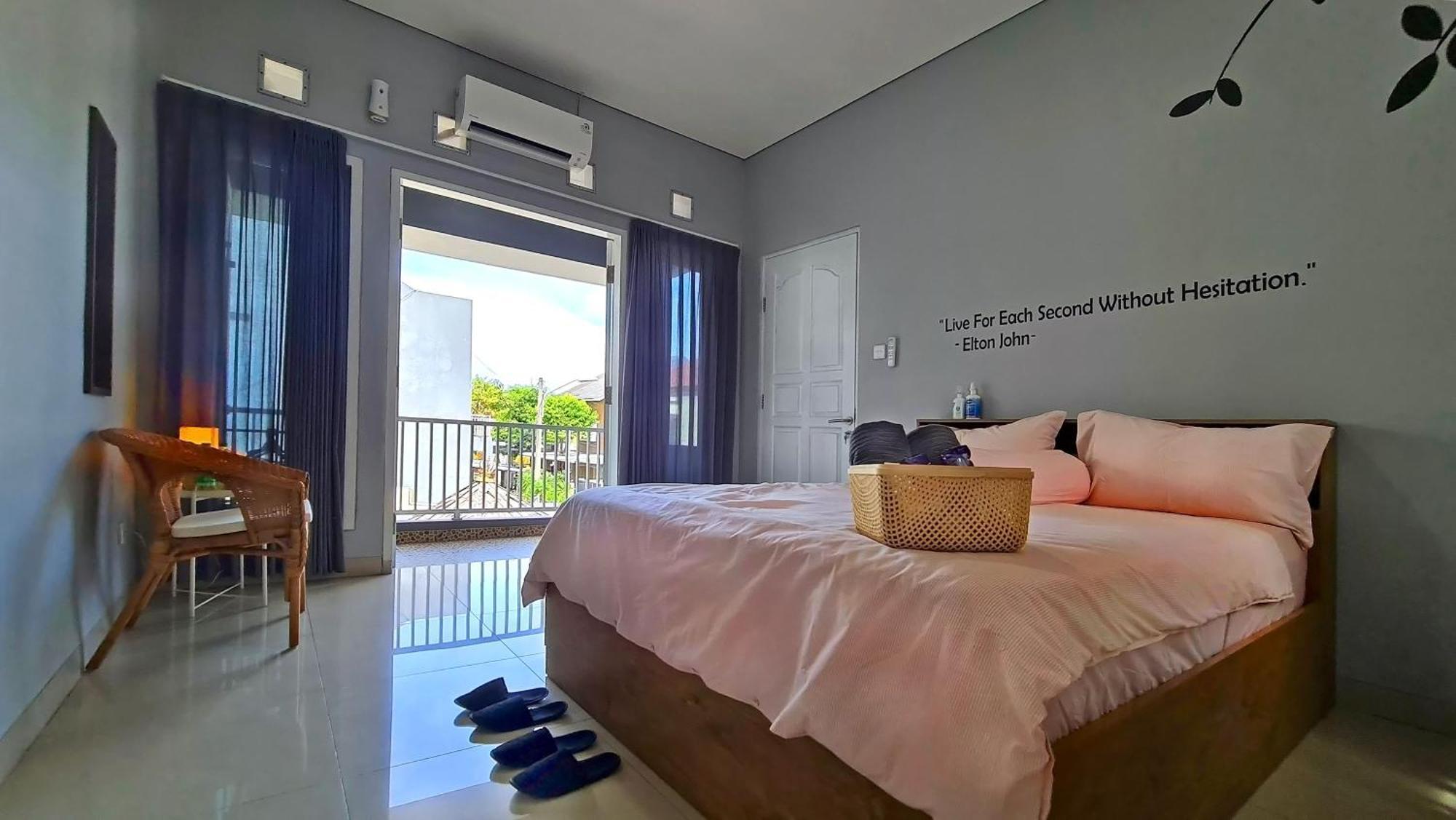 Villa Palm Springs By Reqhome Ciater Hilir エクステリア 写真