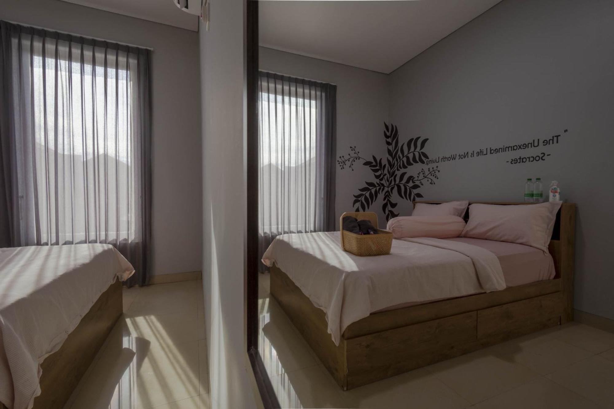 Villa Palm Springs By Reqhome Ciater Hilir エクステリア 写真